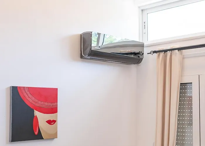 Magical Brand New Апартаменты Ziparion